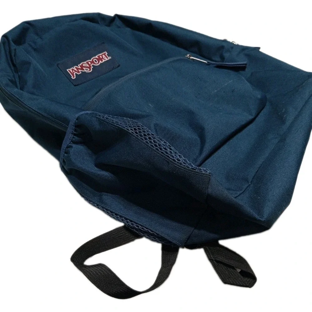 JanSport JS0A47LW Cross Town Backpack 1587 cu in 26L 17 x 12.5 x 6